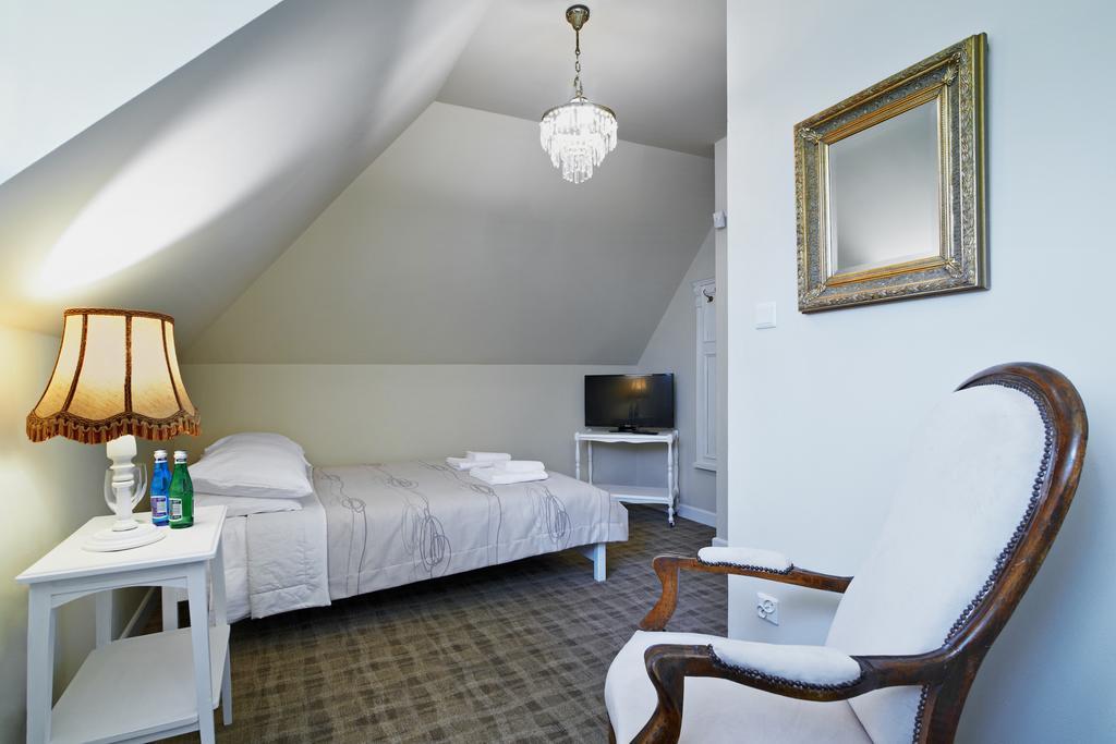 Dwor Osmolice Bed & Breakfast Bialki Dolne Luaran gambar