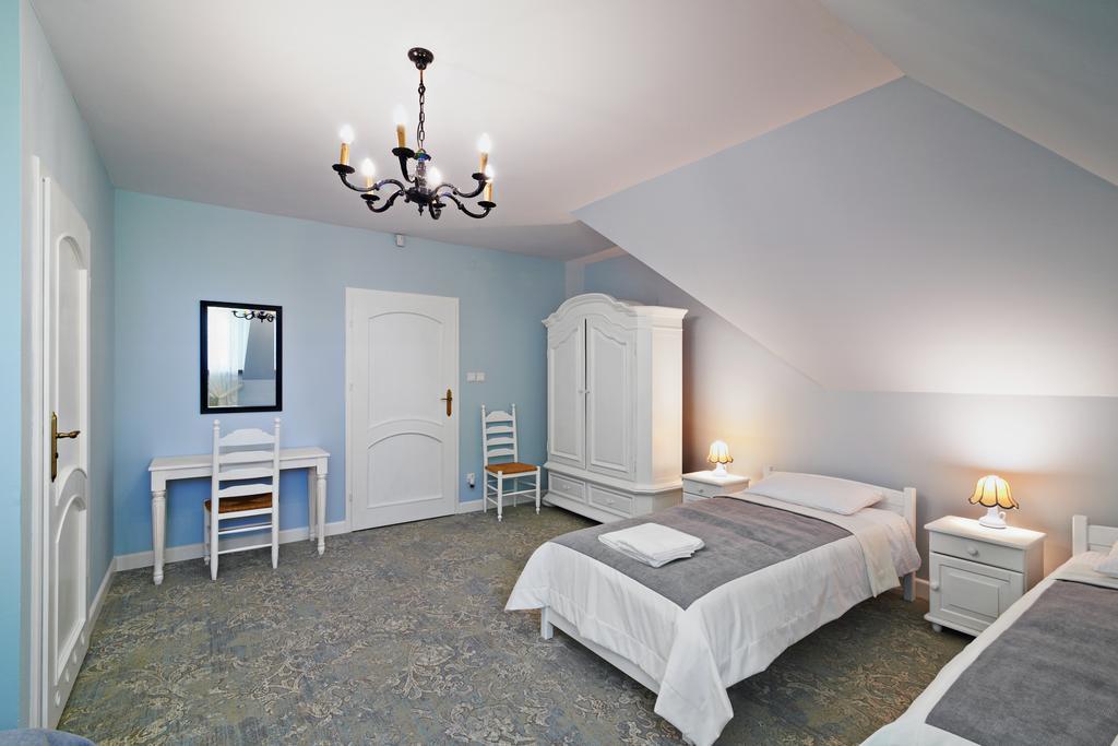 Dwor Osmolice Bed & Breakfast Bialki Dolne Luaran gambar