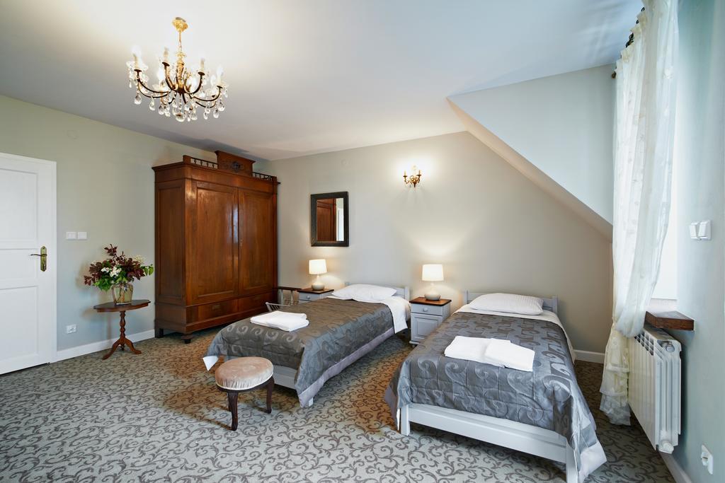 Dwor Osmolice Bed & Breakfast Bialki Dolne Luaran gambar