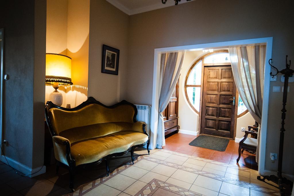 Dwor Osmolice Bed & Breakfast Bialki Dolne Luaran gambar