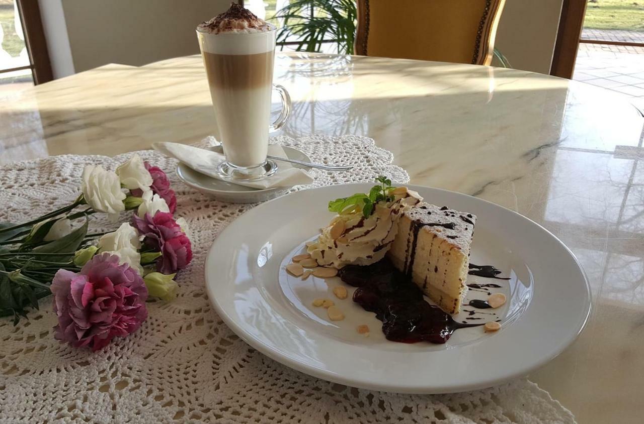 Dwor Osmolice Bed & Breakfast Bialki Dolne Luaran gambar