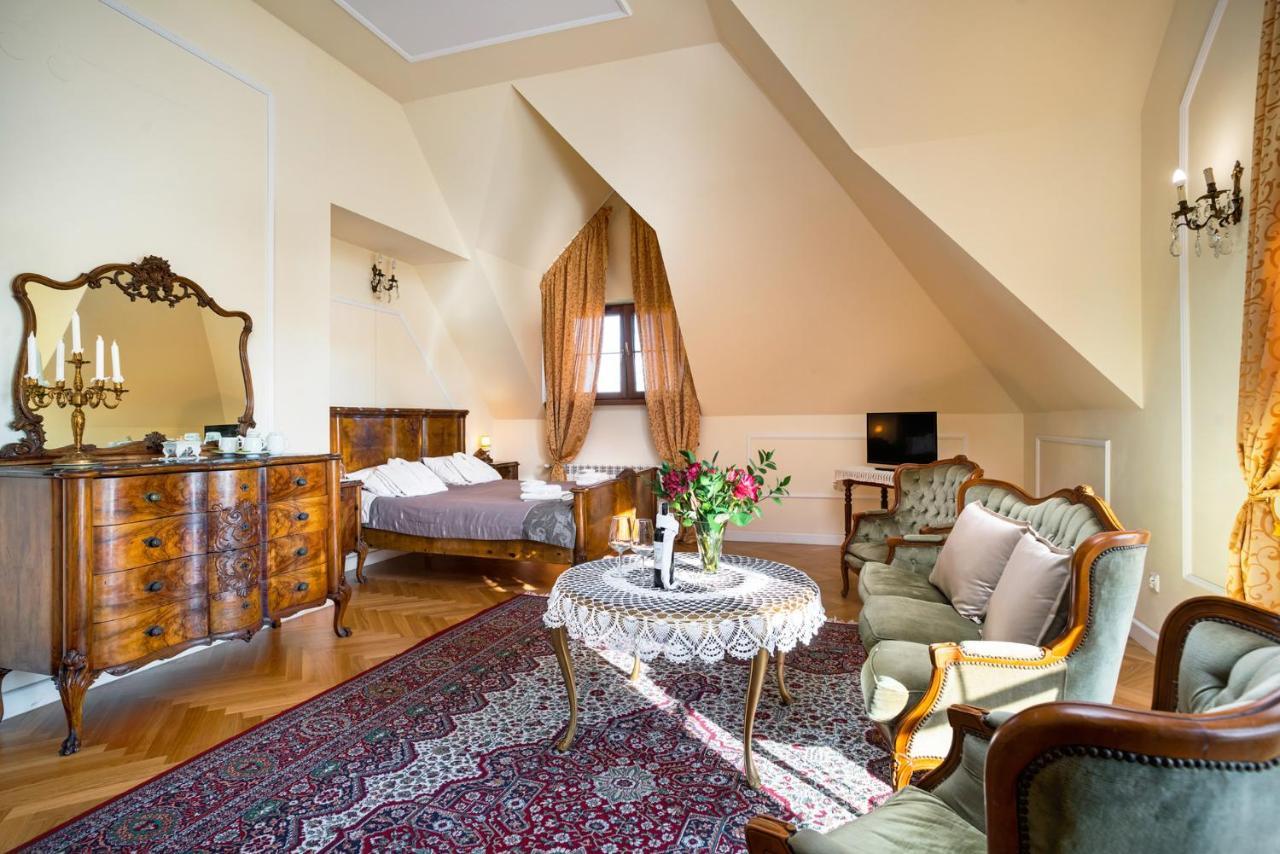 Dwor Osmolice Bed & Breakfast Bialki Dolne Luaran gambar